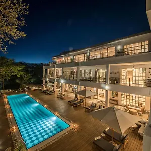 4* Otel Latitude 0 Degrees